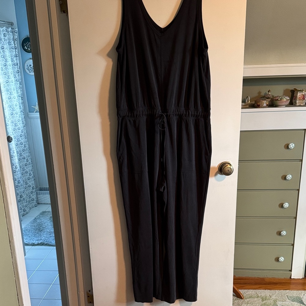 Navy blue sleeveless jumpsuit